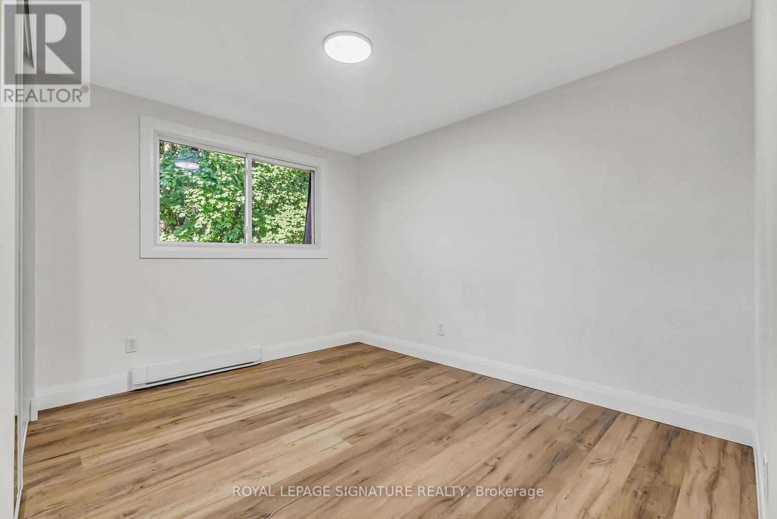 27 Tulip Street, Oakville, Ontario  L6L 3V3 - Photo 28 - W12330891