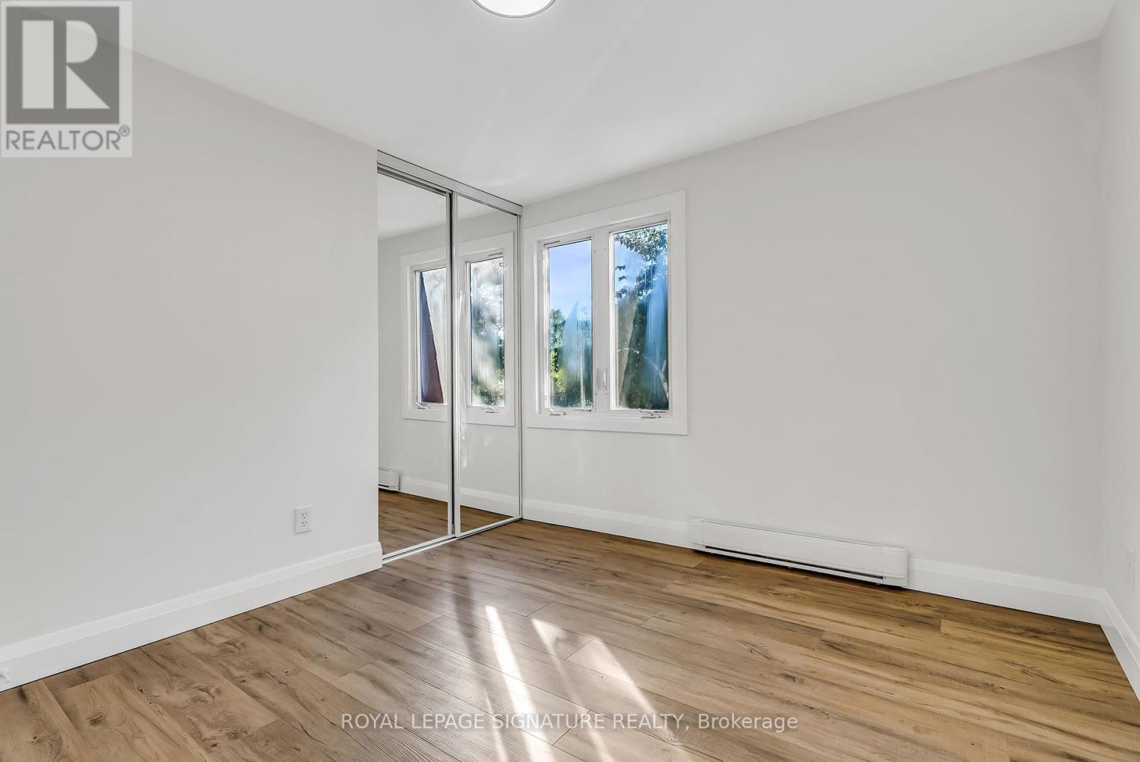 27 Tulip Street, Oakville, Ontario  L6L 3V3 - Photo 30 - W12330891