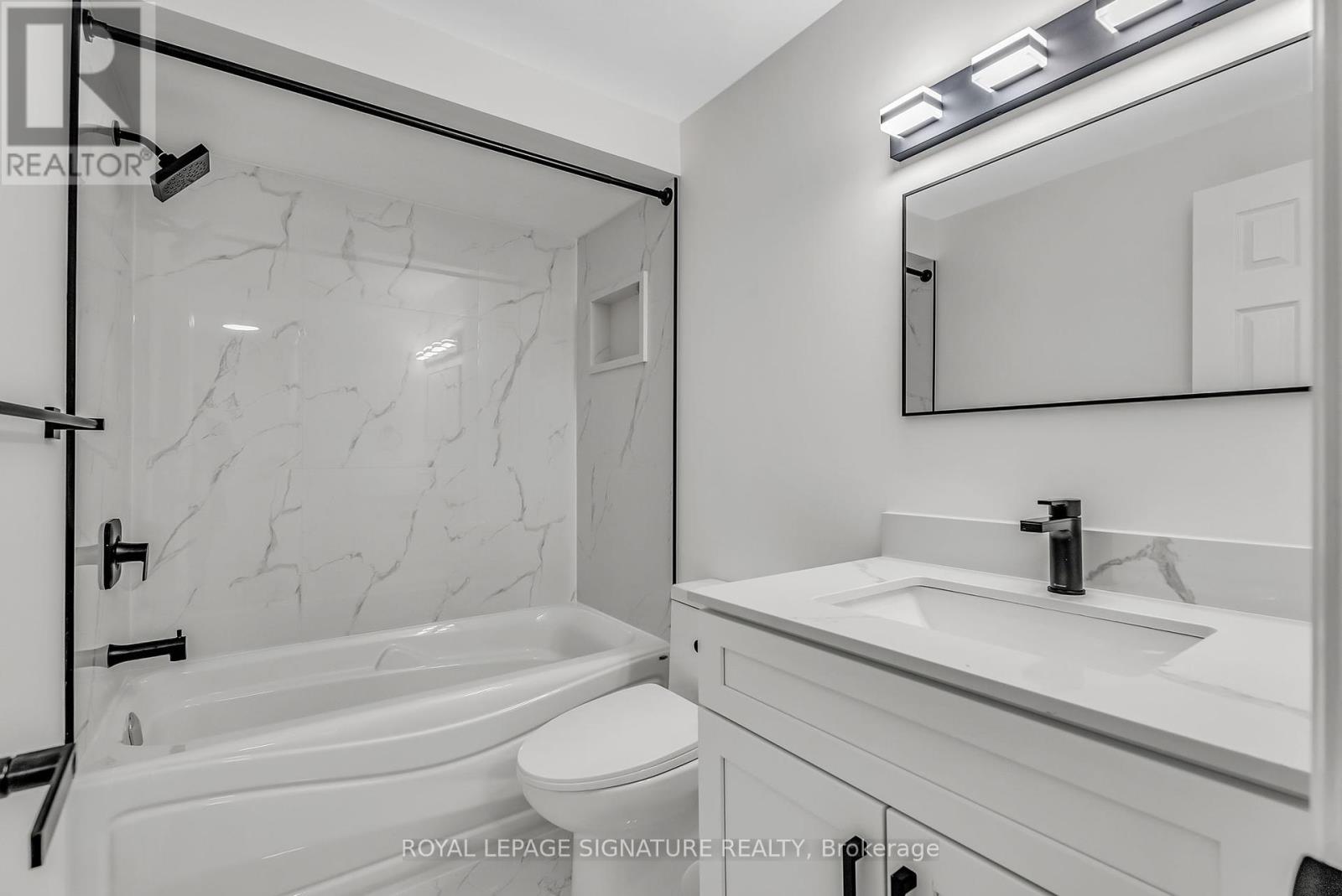 27 Tulip Street, Oakville, Ontario  L6L 3V3 - Photo 33 - W12330891