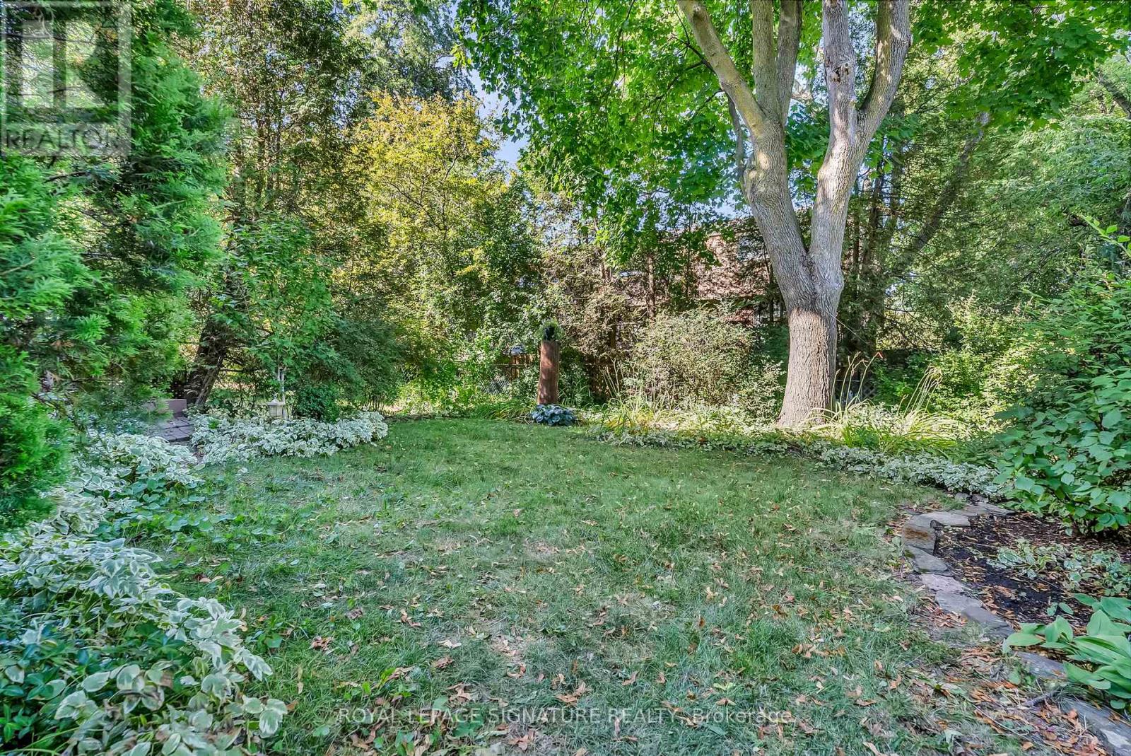 27 Tulip Street, Oakville, Ontario  L6L 3V3 - Photo 38 - W12330891