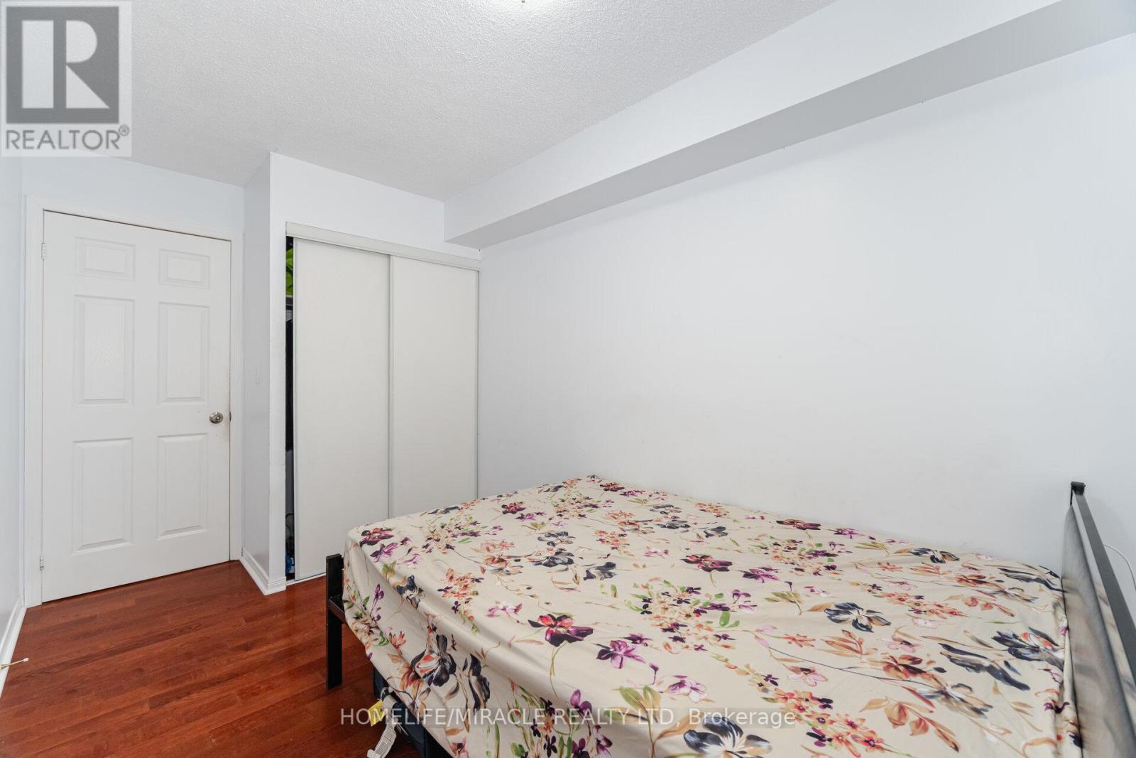 2002 - 3049 Finch Avenue W, Toronto, Ontario M9M 0A5 - Photo 30 - W12330923