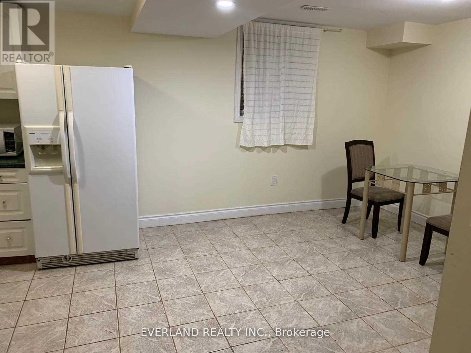 Basement - 17 Letty Avenue, Brampton, Ontario  L6Y 4T5 - Photo 3 - W12330939