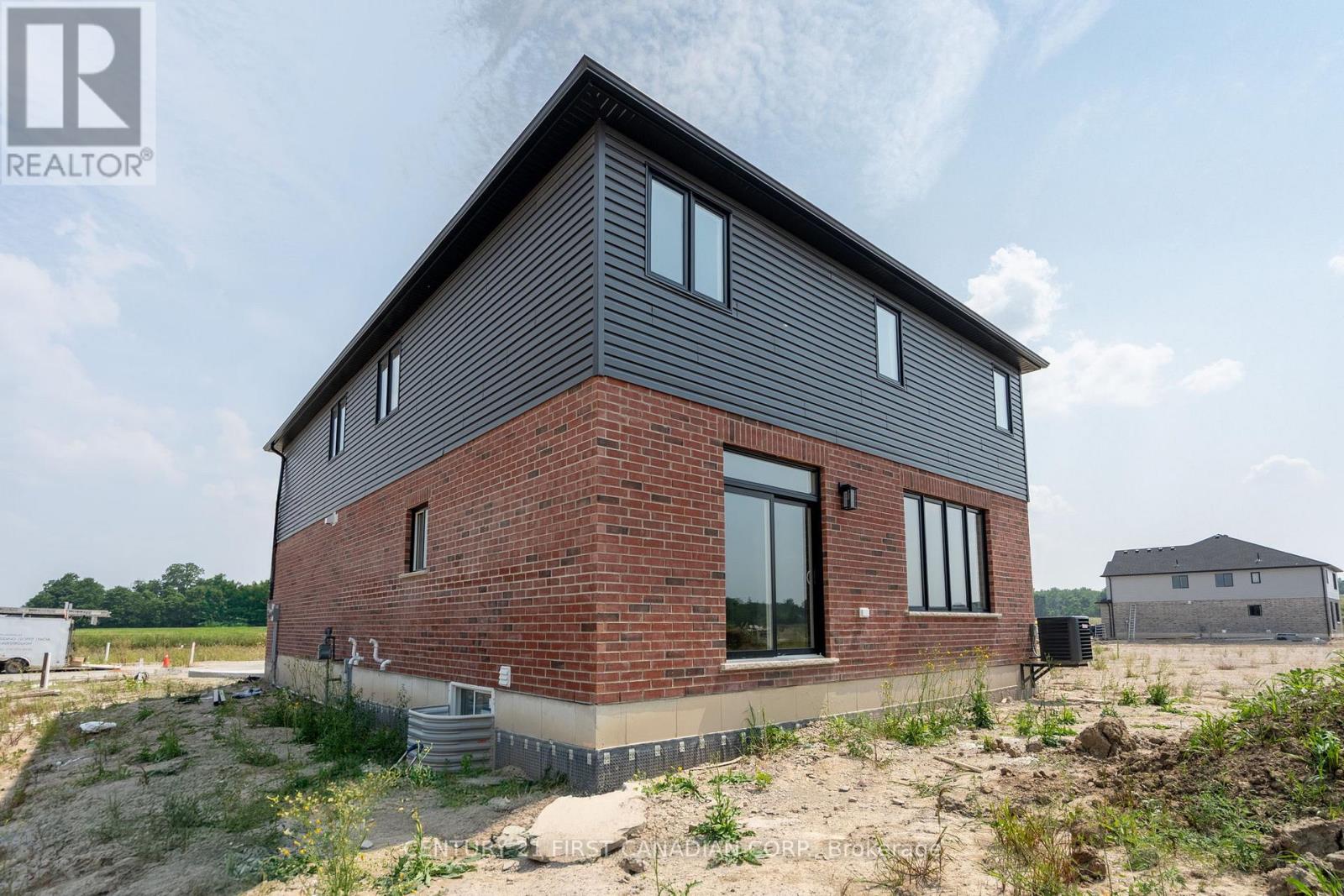 105 Sheldabren Street, North Middlesex, Ontario  N0M 1A0 - Photo 4 - X12233846