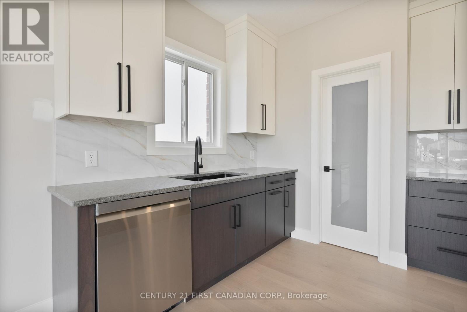 105 Sheldabren Street, North Middlesex, Ontario  N0M 1A0 - Photo 8 - X12233846