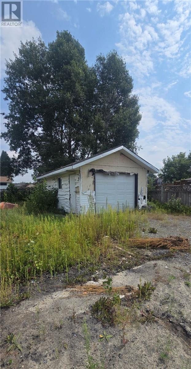 4432 Park, Sudbury, Ontario  P3P 1C3 - Photo 2 - 2124016