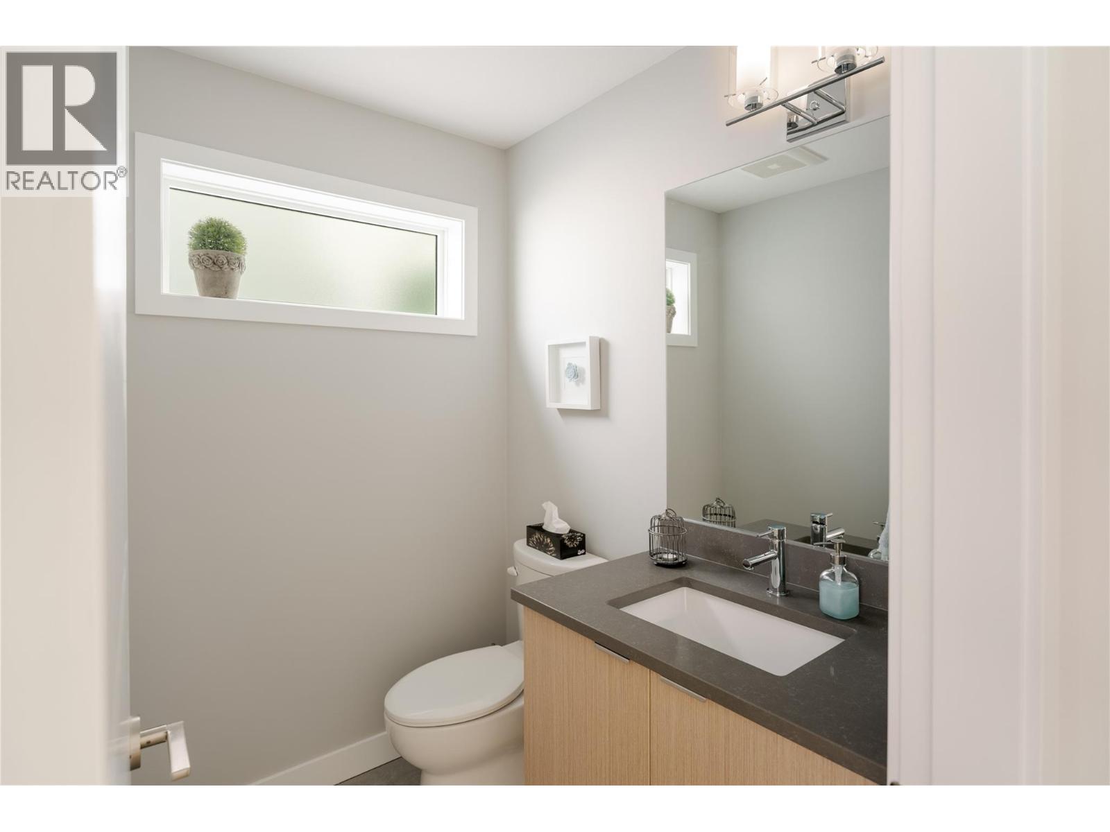 3719 WOODSDALE Road Unit# 17 Lake Country Photo 9