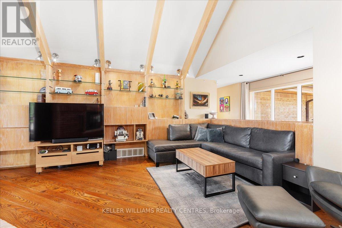 700 Lake Drive N, Georgina, Ontario  L4P 3C8 - Photo 15 - N12330993