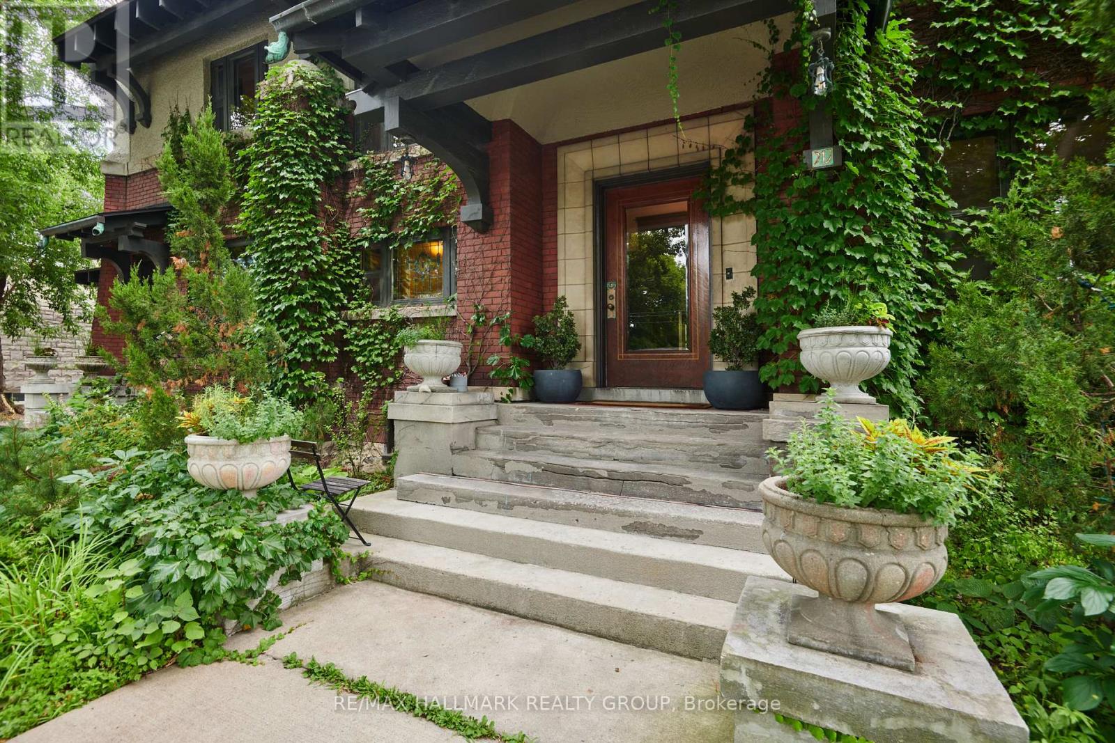 517 O'connor Street, Ottawa, Ontario  K1S 1Z1 - Photo 4 - X12331156