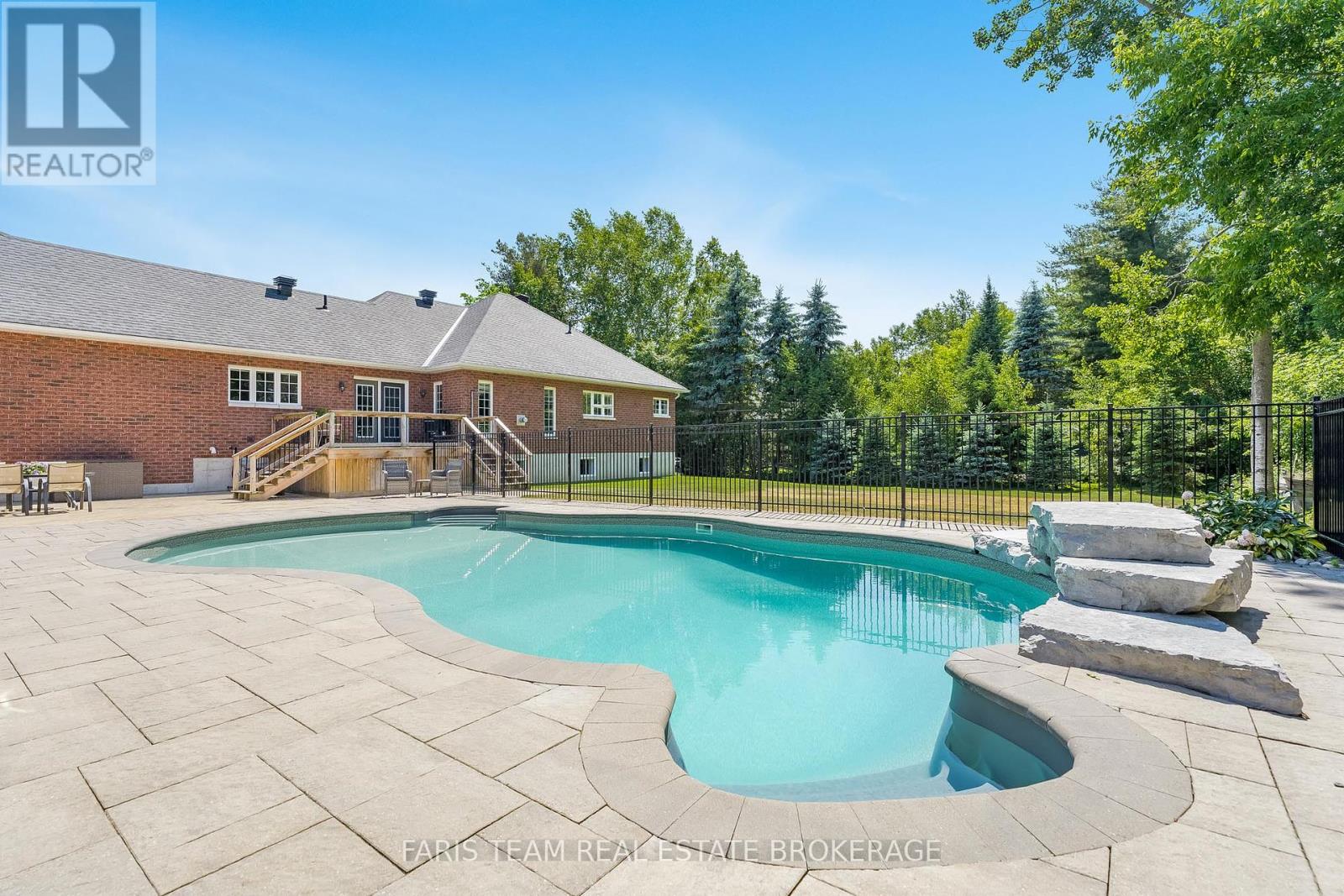 35 Parr Boulevard, Springwater, Ontario  L0M 1T2 - Photo 25 - S12331103