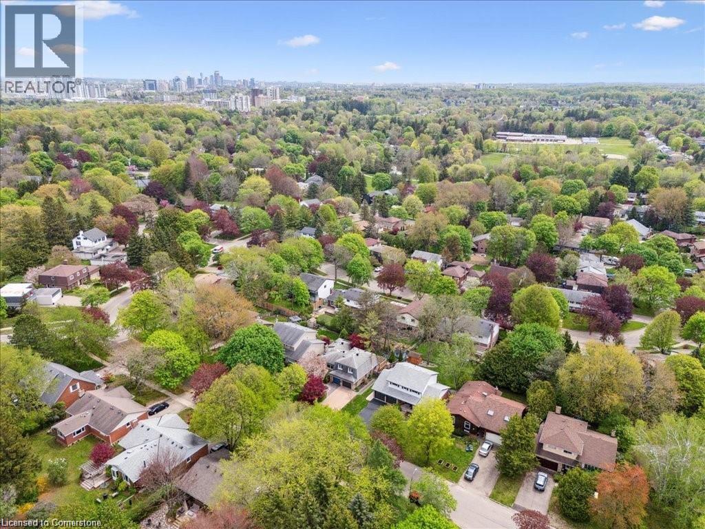 Property at 312 CRAIGLEITH Drive image 5