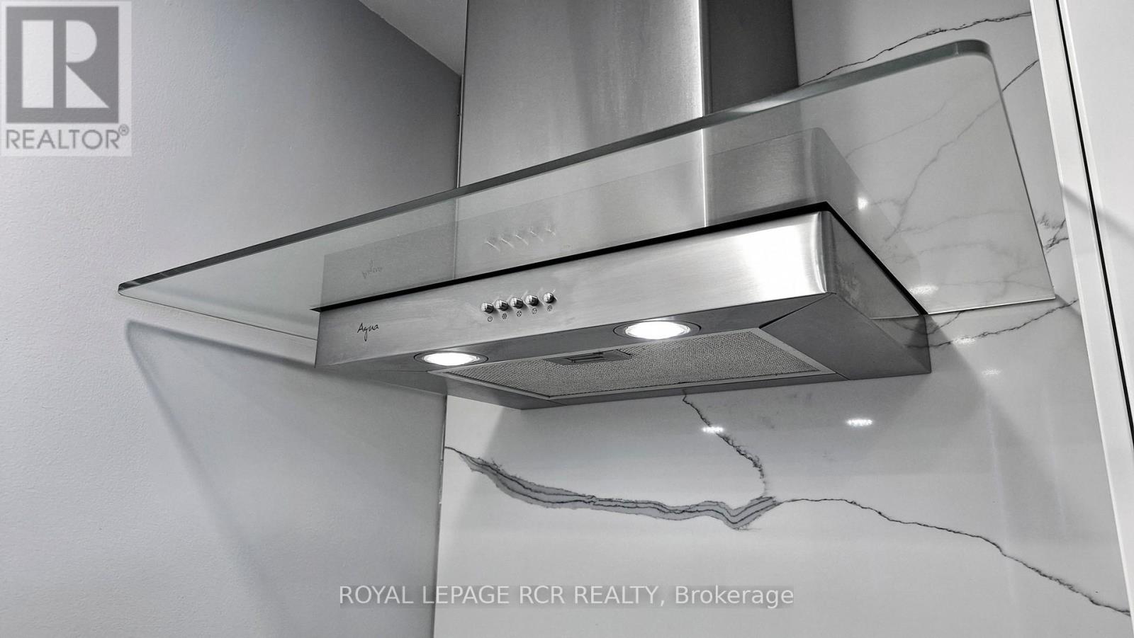 1610 - 4450 Tucana Court, Mississauga, Ontario L5R 3R4 - Photo 2 - W12330976