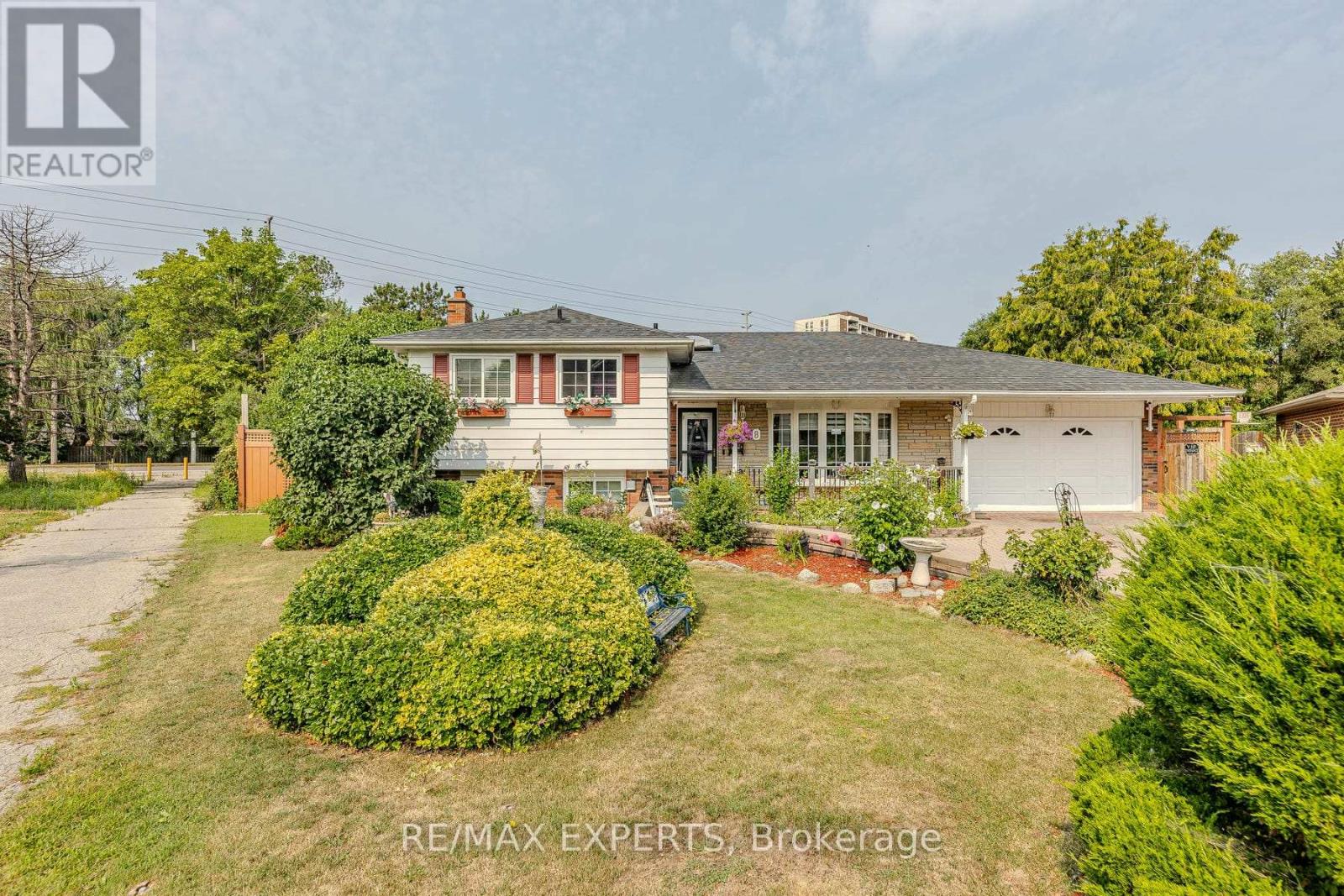 Property at 8 EASTON PLACE image 1
