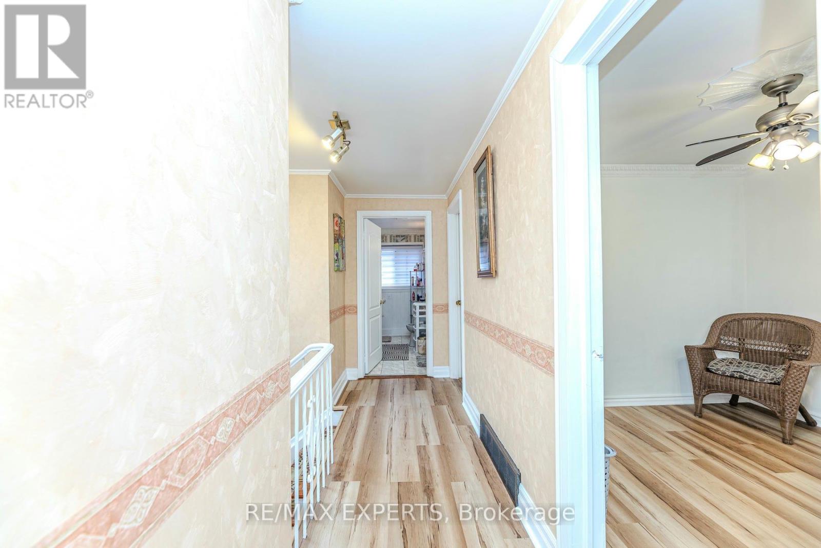 8 Easton Place, Brampton, Ontario  L6T 2A7 - Photo 23 - W12331071