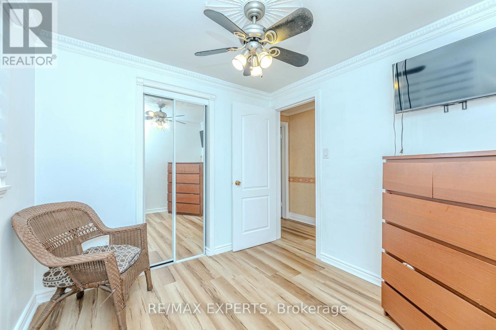 8 Easton Place, Brampton, Ontario  L6T 2A7 - Photo 25 - W12331071