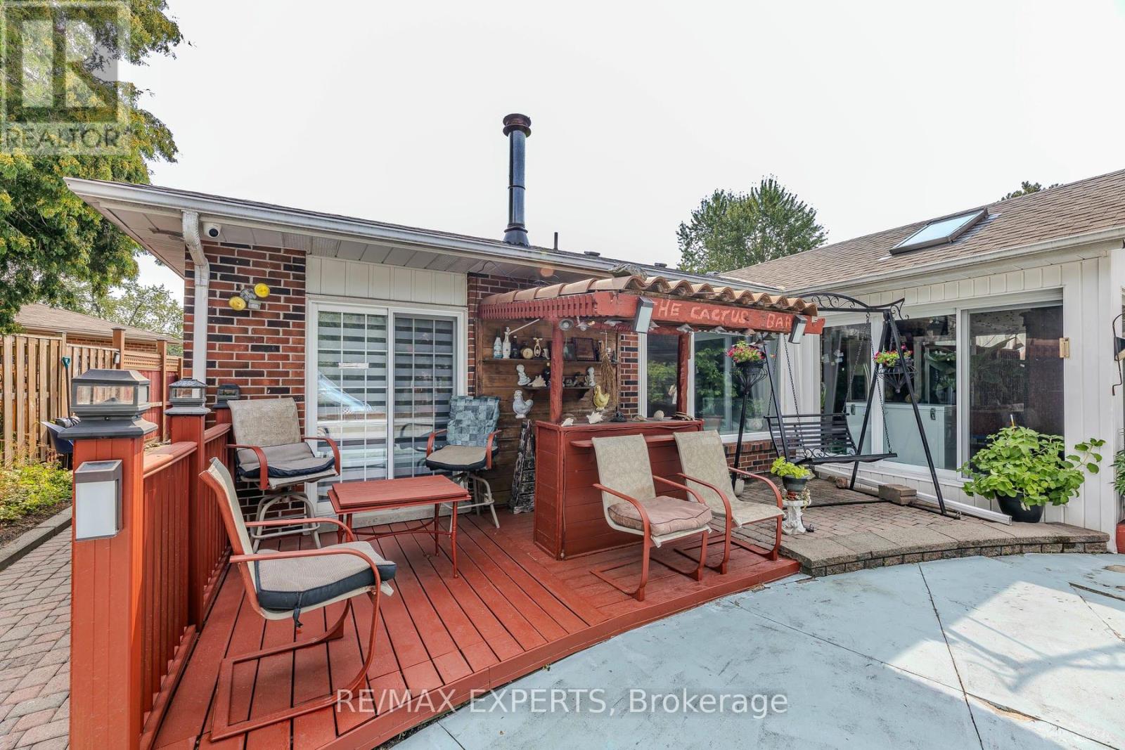 8 Easton Place, Brampton, Ontario  L6T 2A7 - Photo 44 - W12331071