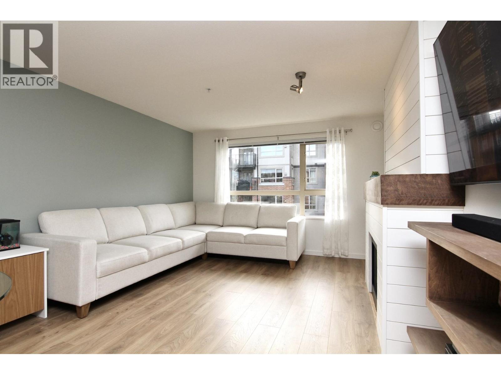 317 700 Klahanie Drive, Port Moody, British Columbia  V3H 5L3 - Photo 3 - R3034737