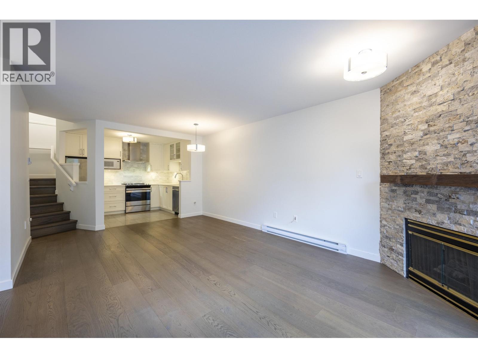 25 7175 17th Avenue, Burnaby, British Columbia  V3N 1K8 - Photo 2 - R3034767
