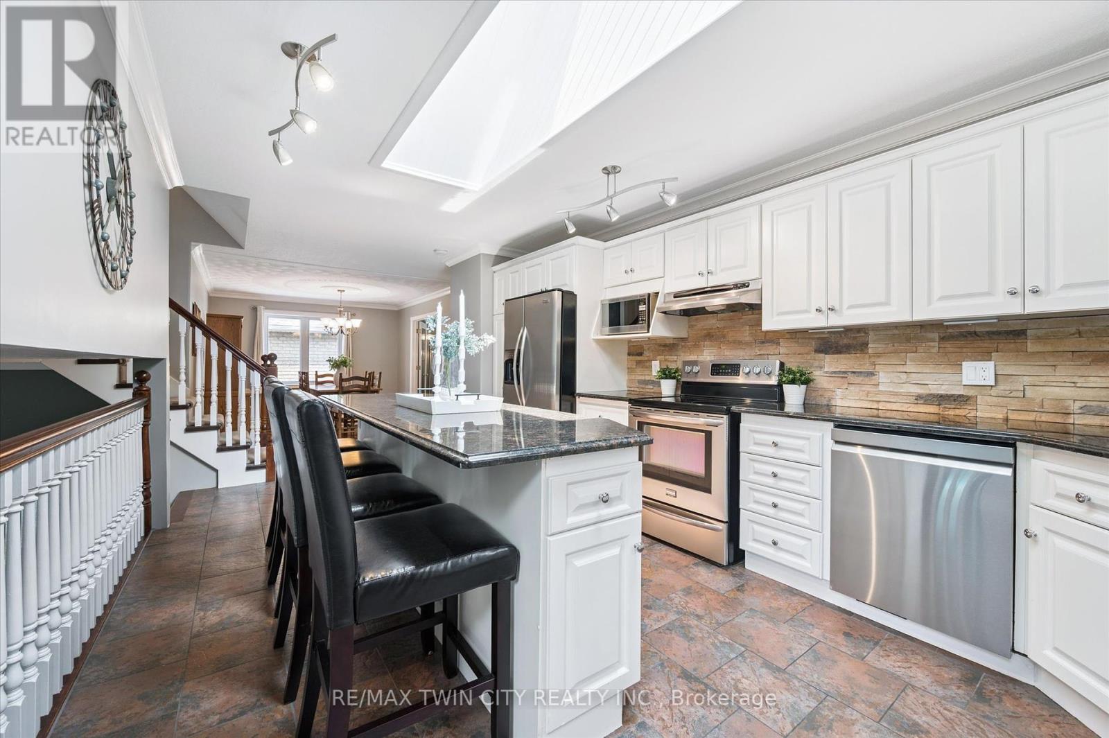 114 Delavan Drive, Cambridge, Ontario  N1S 4S3 - Photo 17 - X12330991