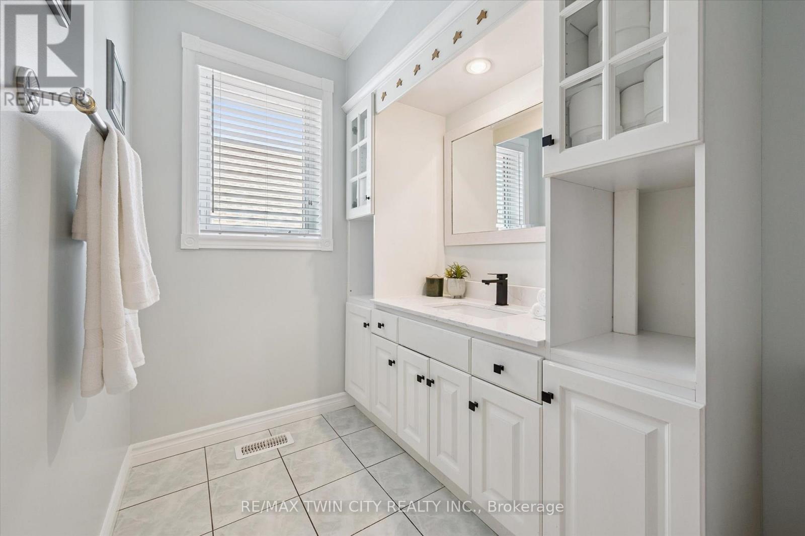 114 Delavan Drive, Cambridge, Ontario  N1S 4S3 - Photo 25 - X12330991