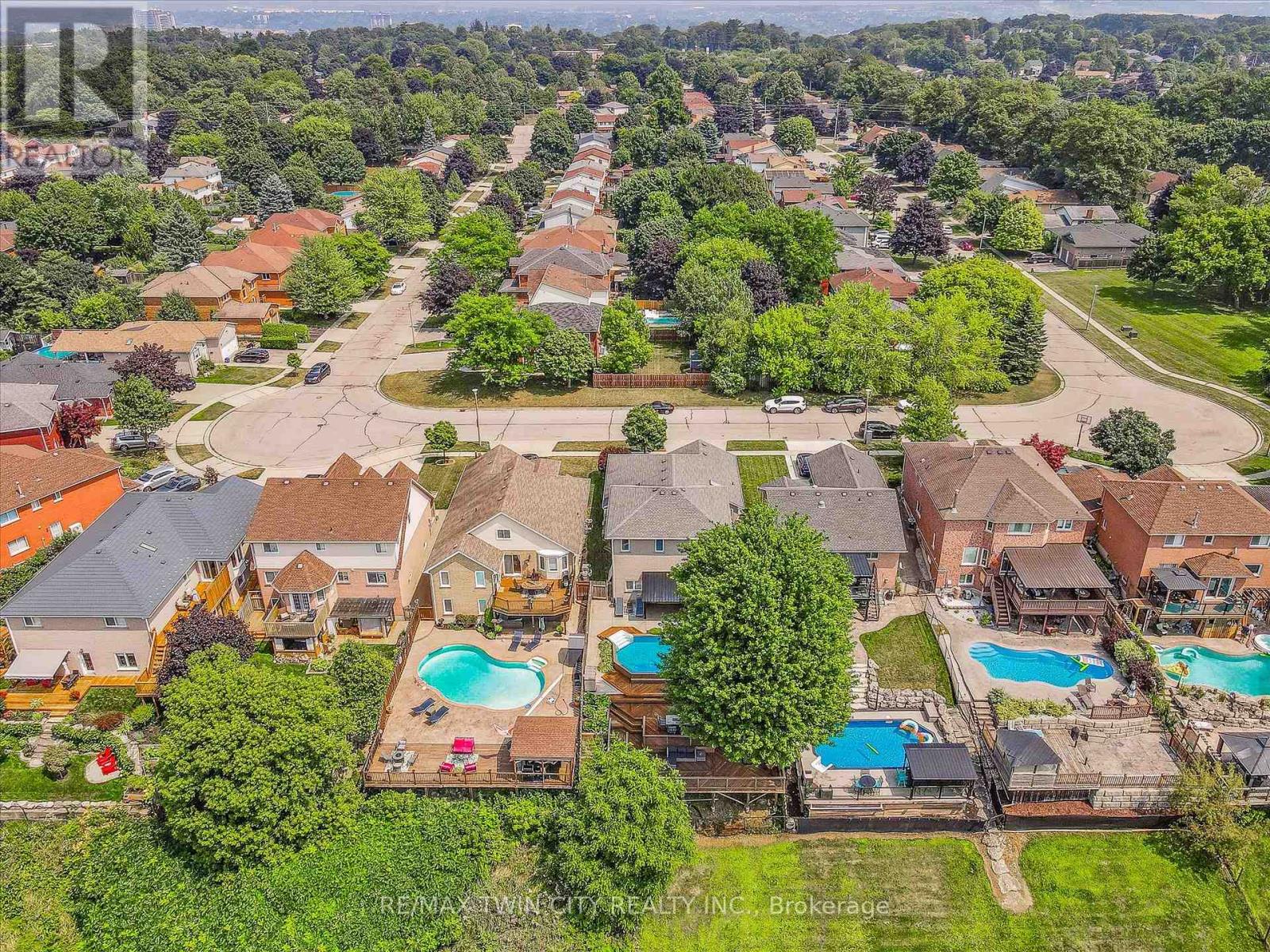 Property at 114 DELAVAN DRIVE image 4