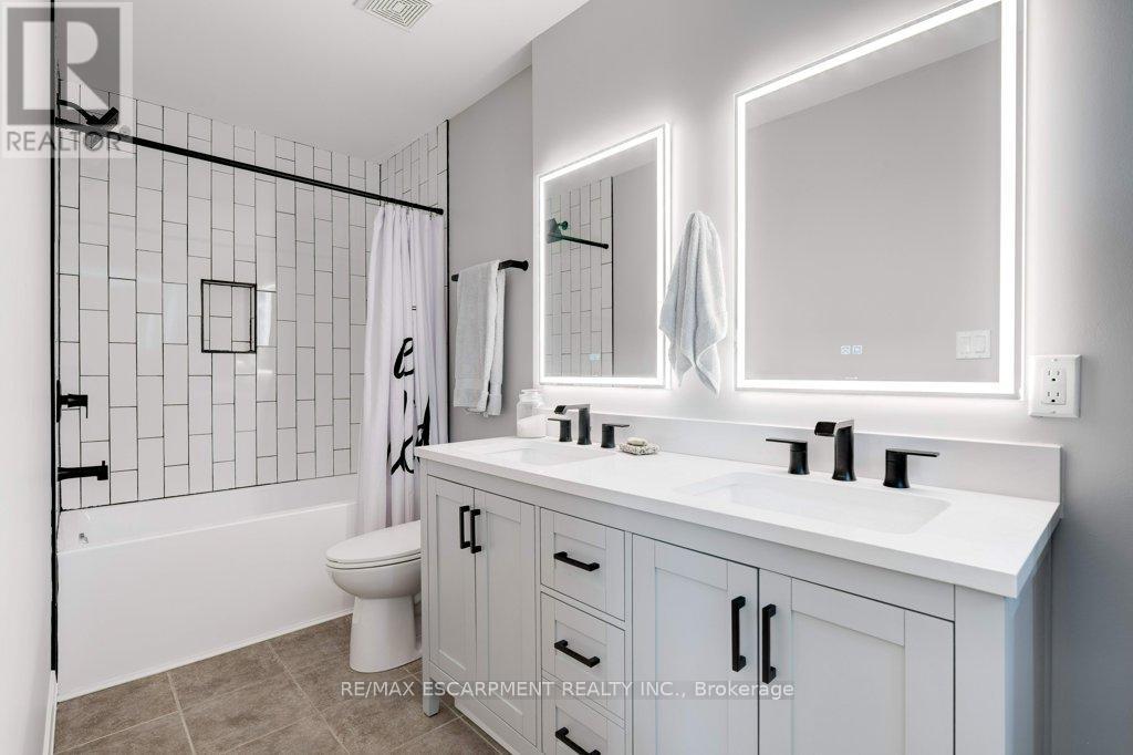 79 Browview Drive, Hamilton, Ontario  L8B 0R2 - Photo 29 - X12331105