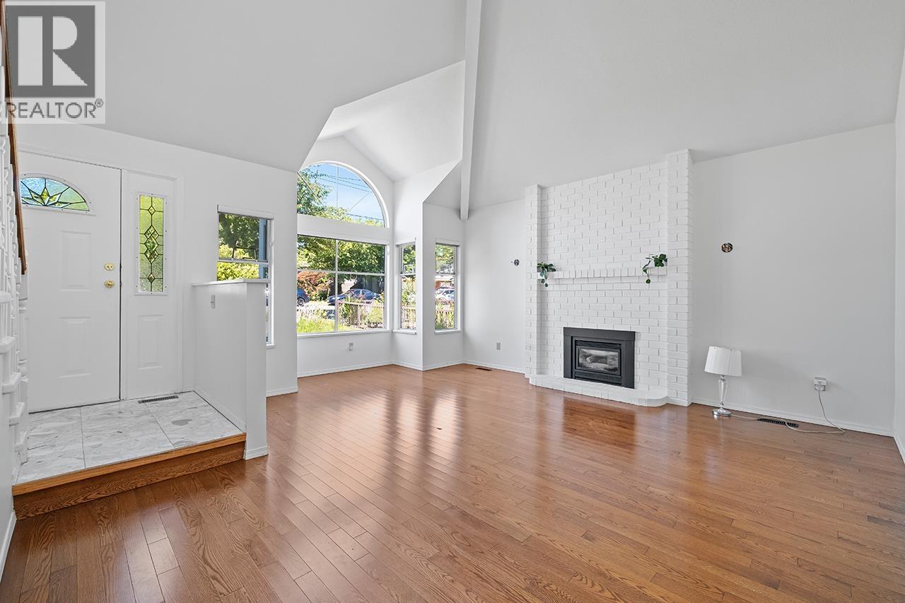 Property at 4522 WATLING STREET image 3