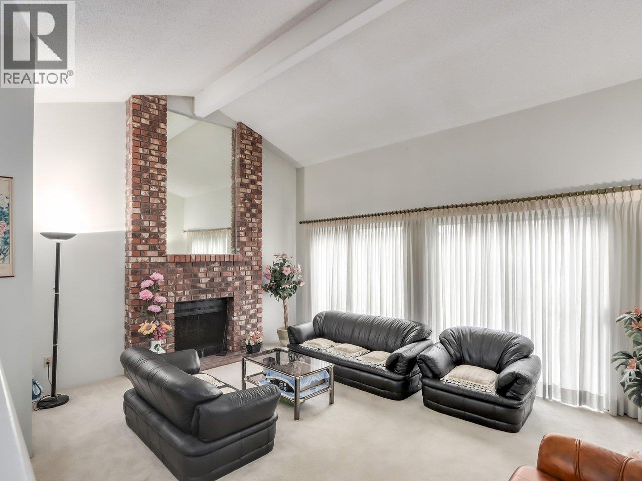2027 Kirkstone Road, North Vancouver, British Columbia  V7J 3M9 - Photo 4 - R3034729