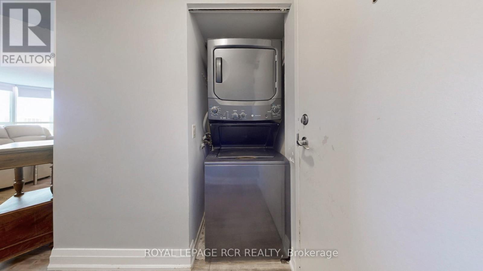 1610 - 4450 Tucana Court, Mississauga, Ontario L5R 3R4 - Photo 9 - W12330976