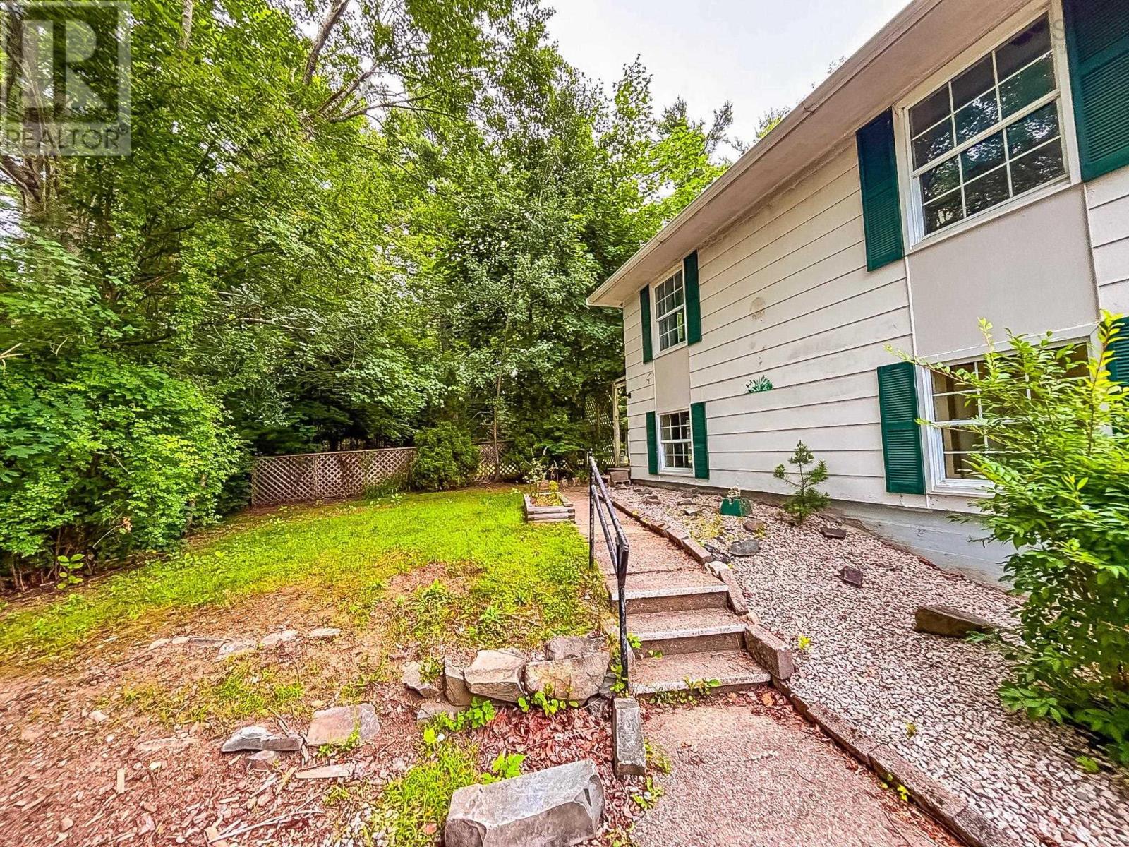 93 Parkdale Avenue, Bridgewater, Nova Scotia  B4V 1L8 - Photo 17 - 202508153