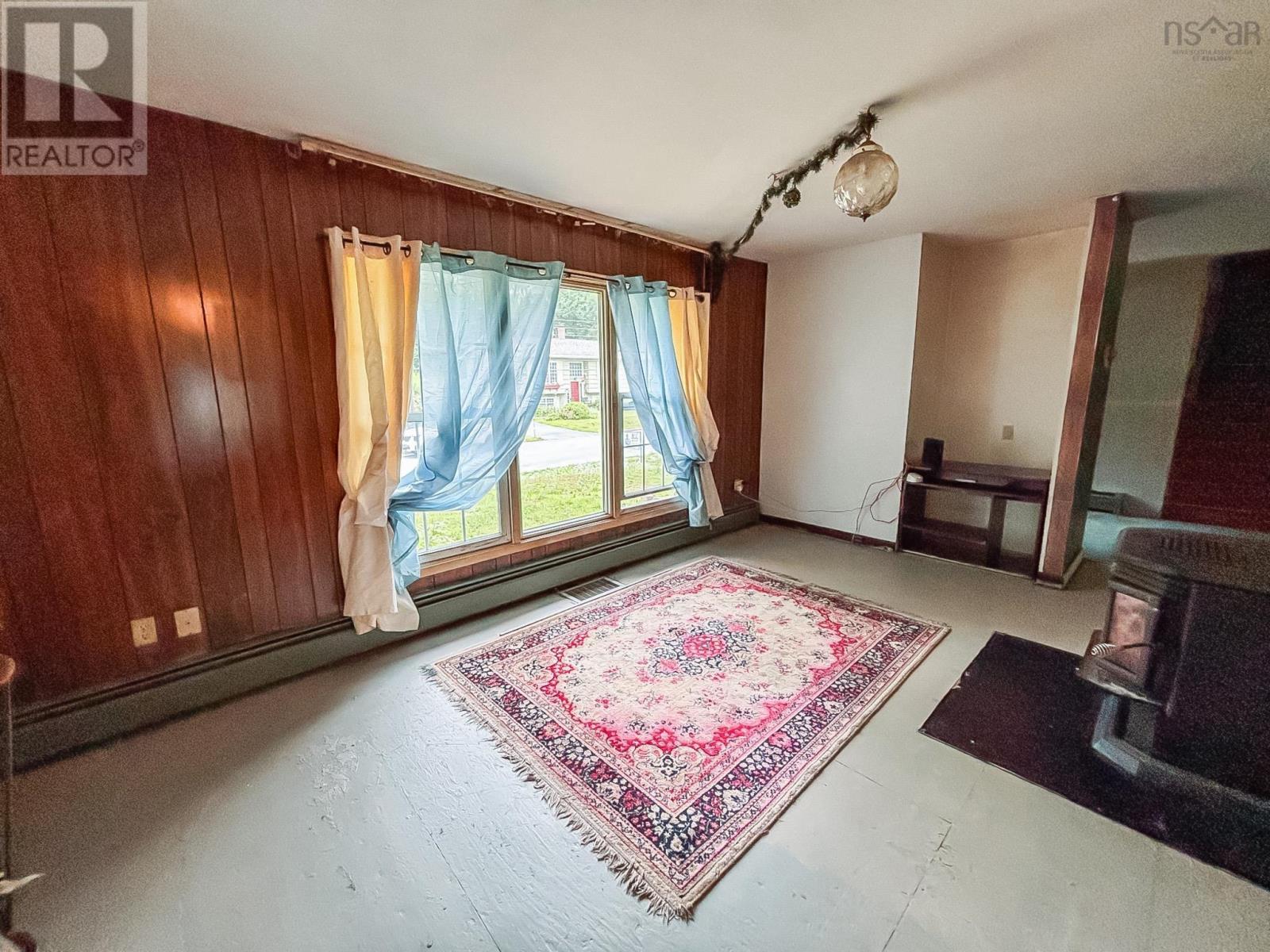 93 Parkdale Avenue, Bridgewater, Nova Scotia  B4V 1L8 - Photo 7 - 202508153