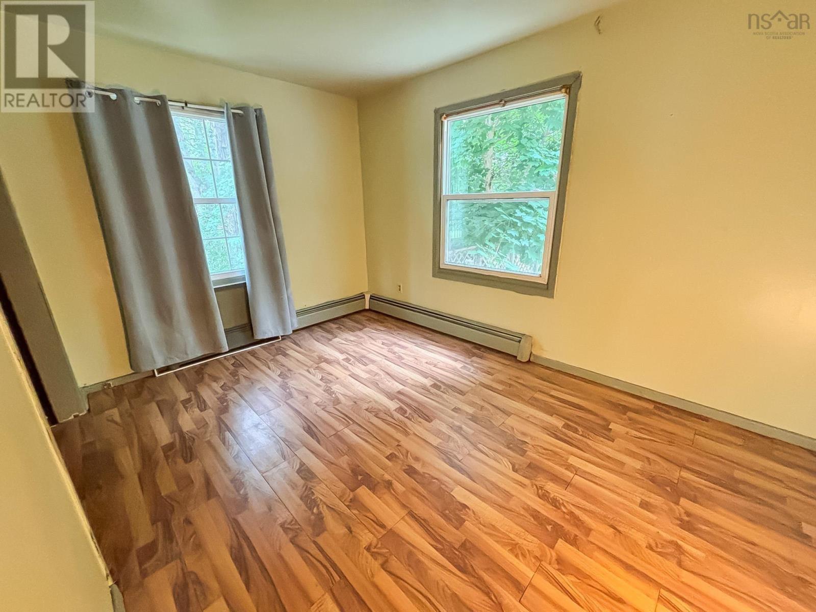 93 Parkdale Avenue, Bridgewater, Nova Scotia  B4V 1L8 - Photo 8 - 202508153