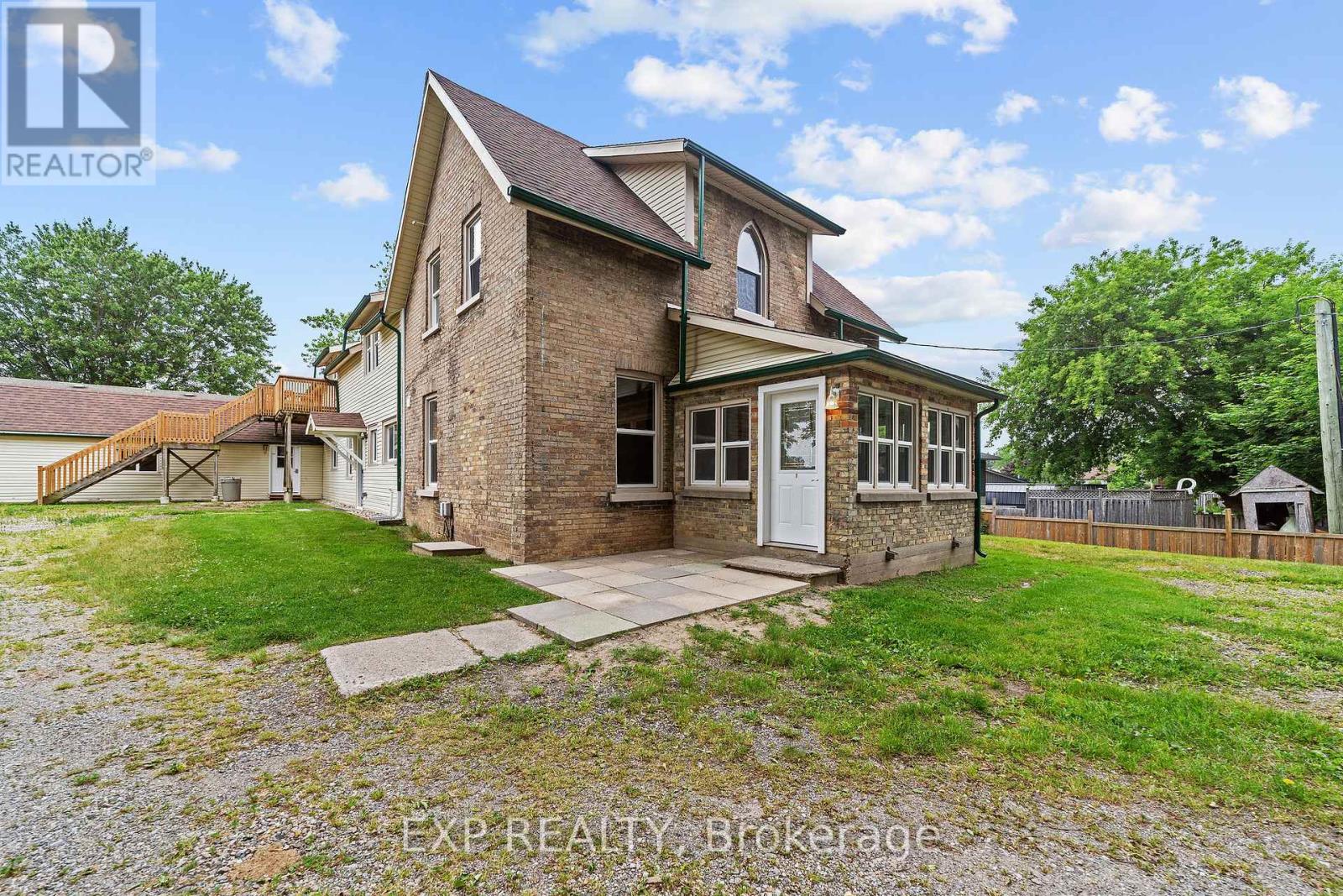 50 Fairview Avenue, St. Thomas, Ontario  N5R 4X6 - Photo 1 - X12331195