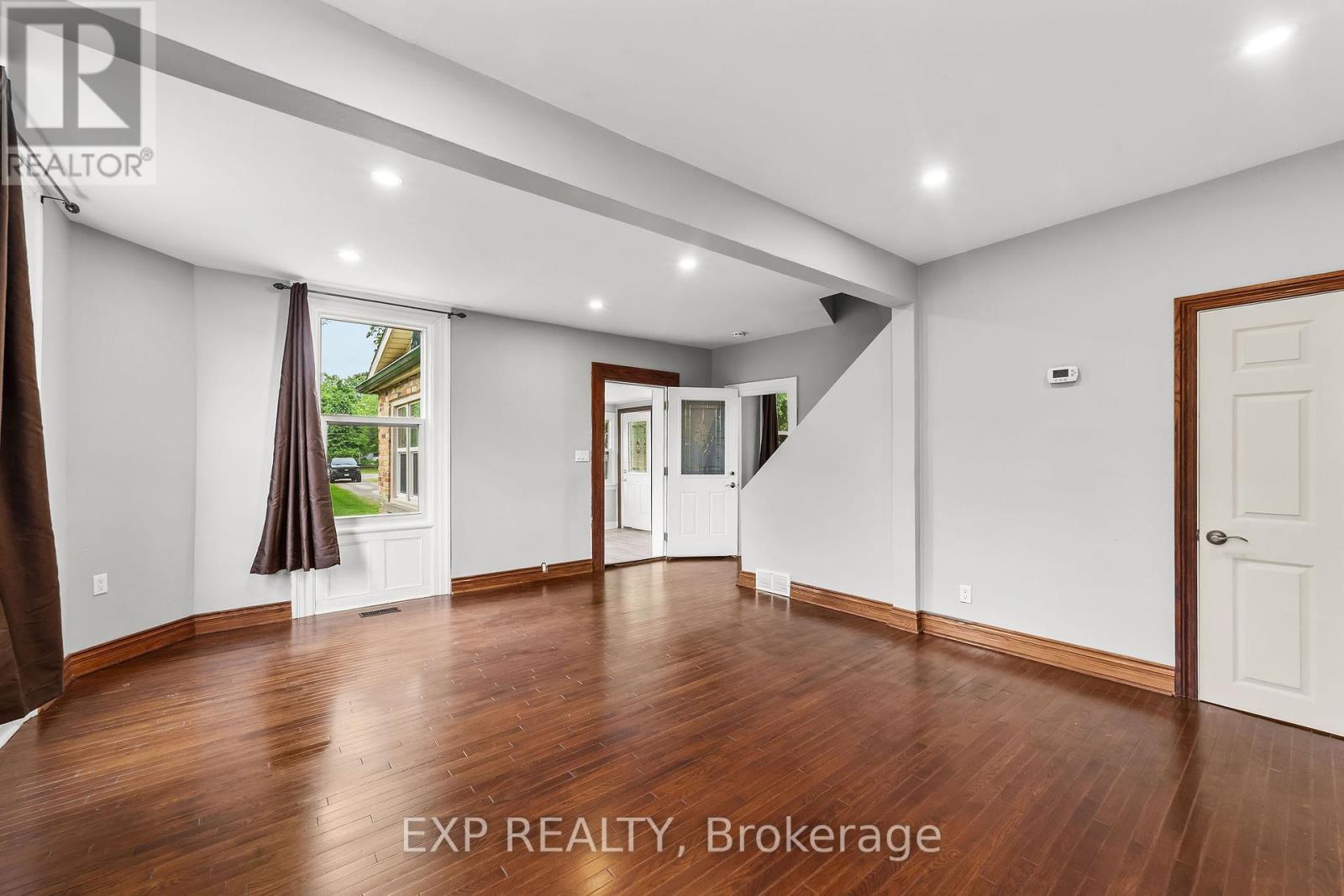 50 Fairview Avenue, St. Thomas, Ontario  N5R 4X6 - Photo 18 - X12331195