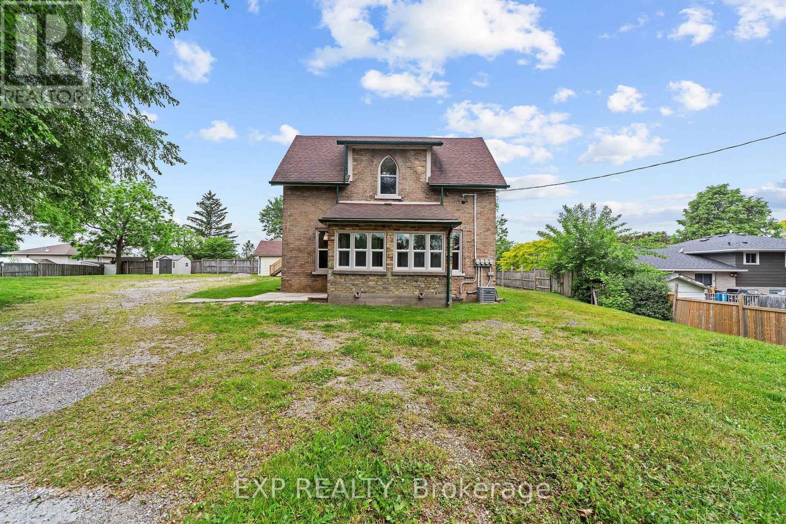 50 Fairview Avenue, St. Thomas, Ontario  N5R 4X6 - Photo 3 - X12331195