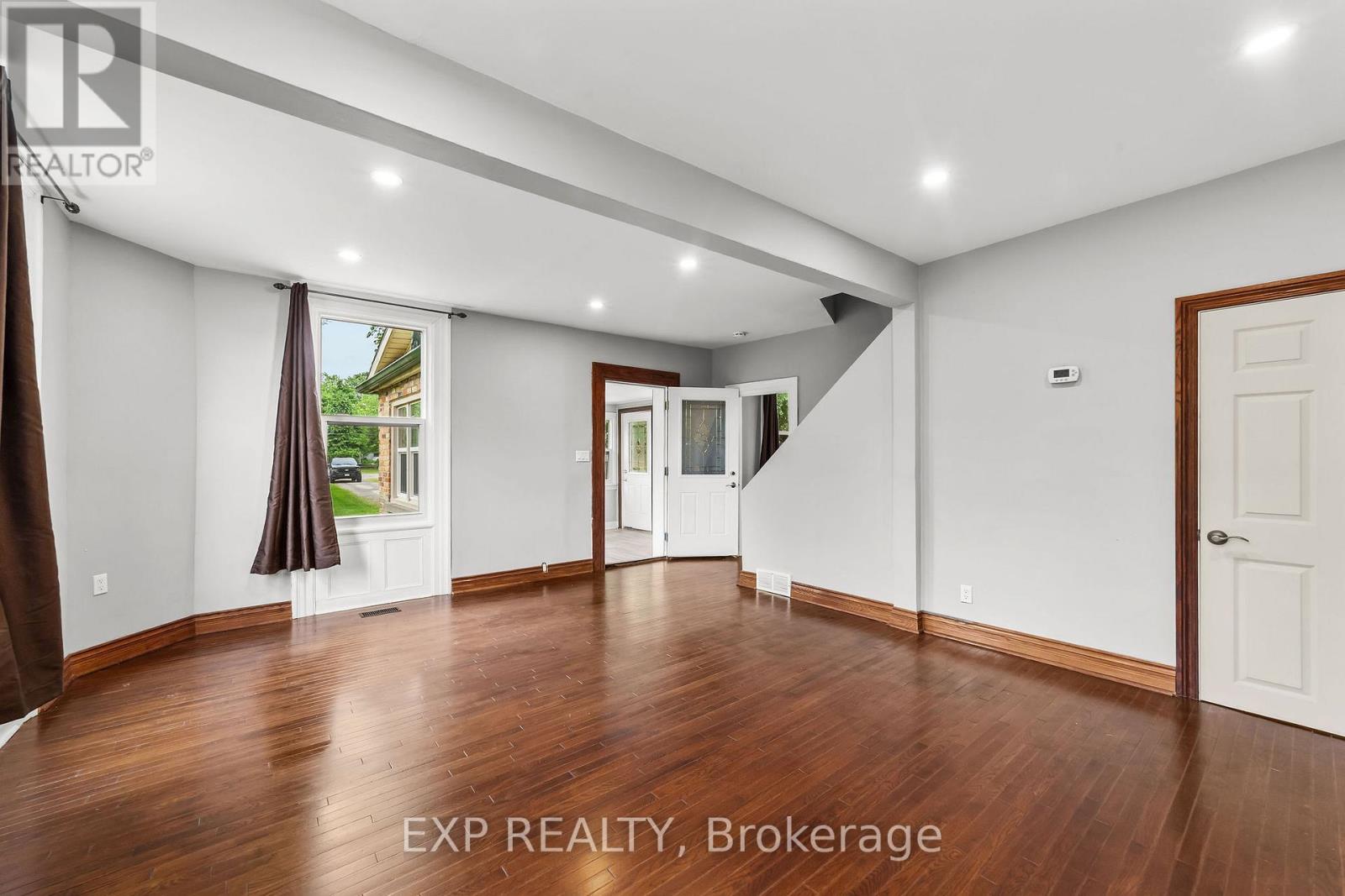 50 Fairview Avenue, St. Thomas, Ontario  N5R 4X6 - Photo 17 - X12331212