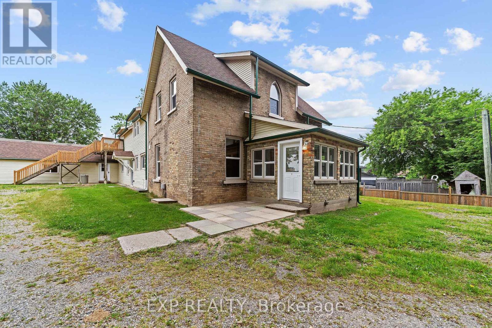 50 Fairview Avenue, St. Thomas, Ontario  N5R 4X6 - Photo 2 - X12331212