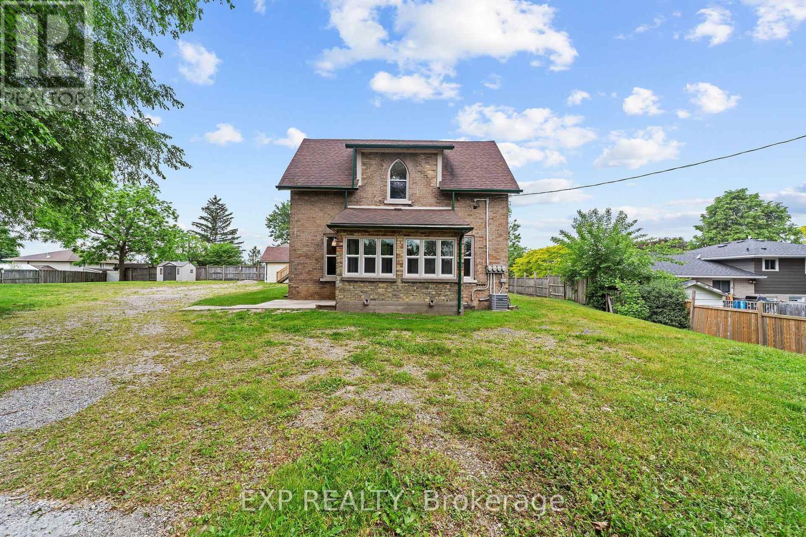 50 Fairview Avenue, St. Thomas, Ontario  N5R 4X6 - Photo 3 - X12331212