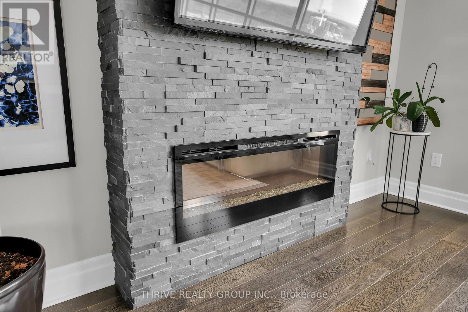 1301 - 240 Villagewalk Boulevard, London North, Ontario  N6G 0P6 - Photo 10 - X12331241