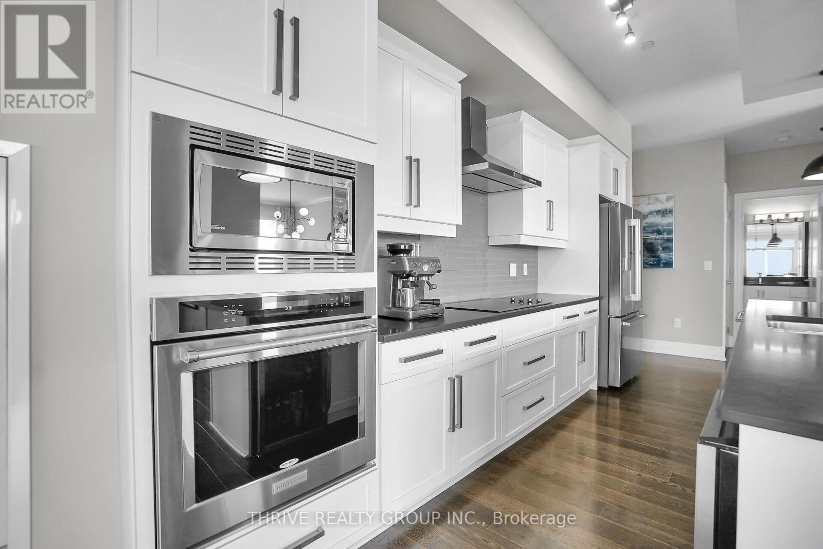1301 - 240 Villagewalk Boulevard, London North, Ontario  N6G 0P6 - Photo 13 - X12331241