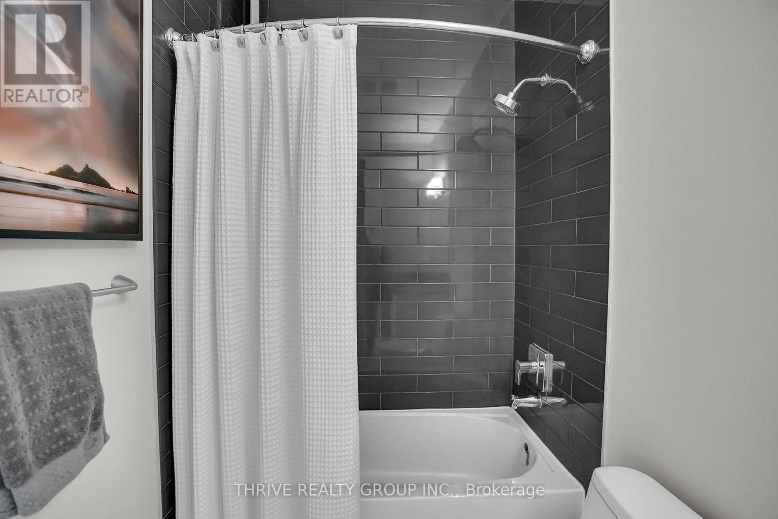 1301 - 240 Villagewalk Boulevard, London North, Ontario  N6G 0P6 - Photo 25 - X12331241