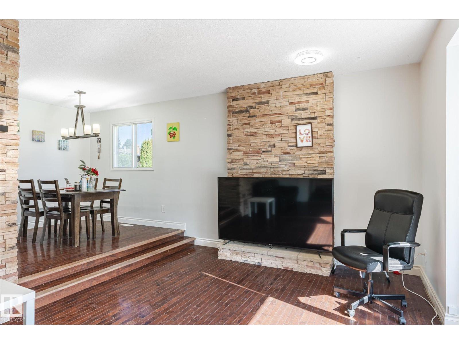 2520 116 St Nw, Edmonton, Alberta  T6J 3S2 - Photo 4 - E4451733