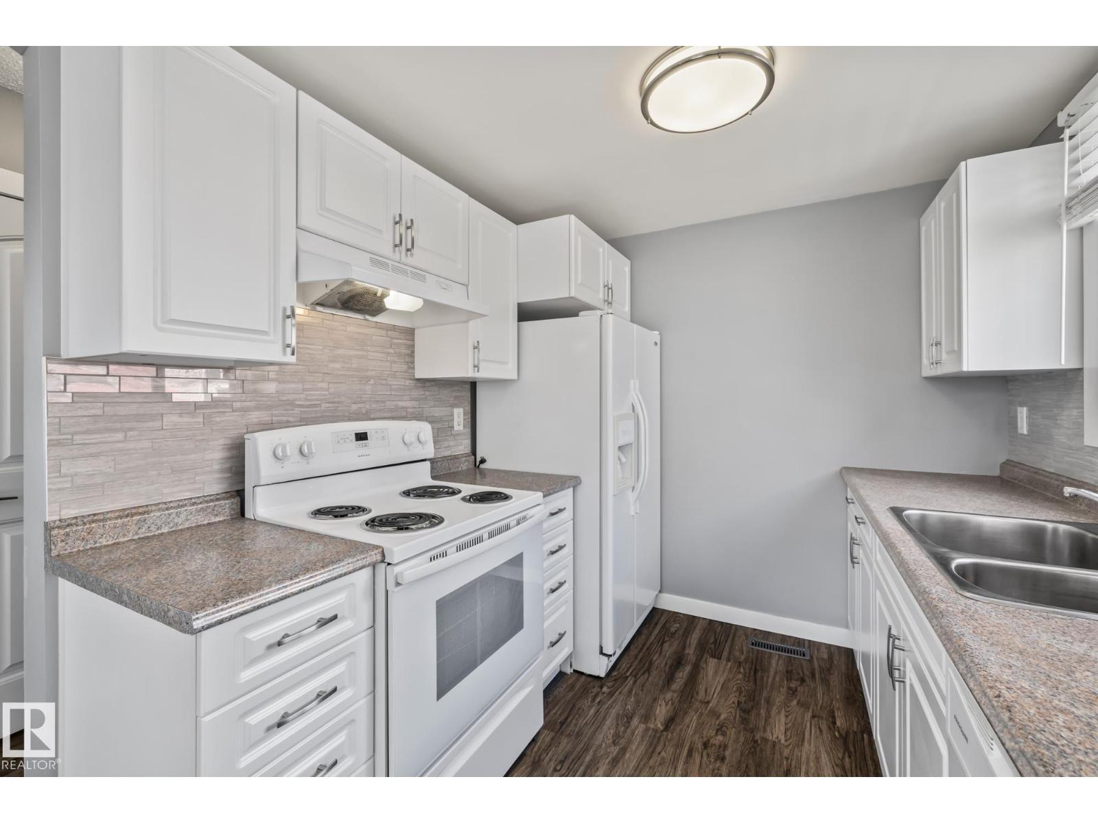 2b Clareview Vg Nw, Edmonton, Alberta  T5A 3P2 - Photo 10 - E4451735