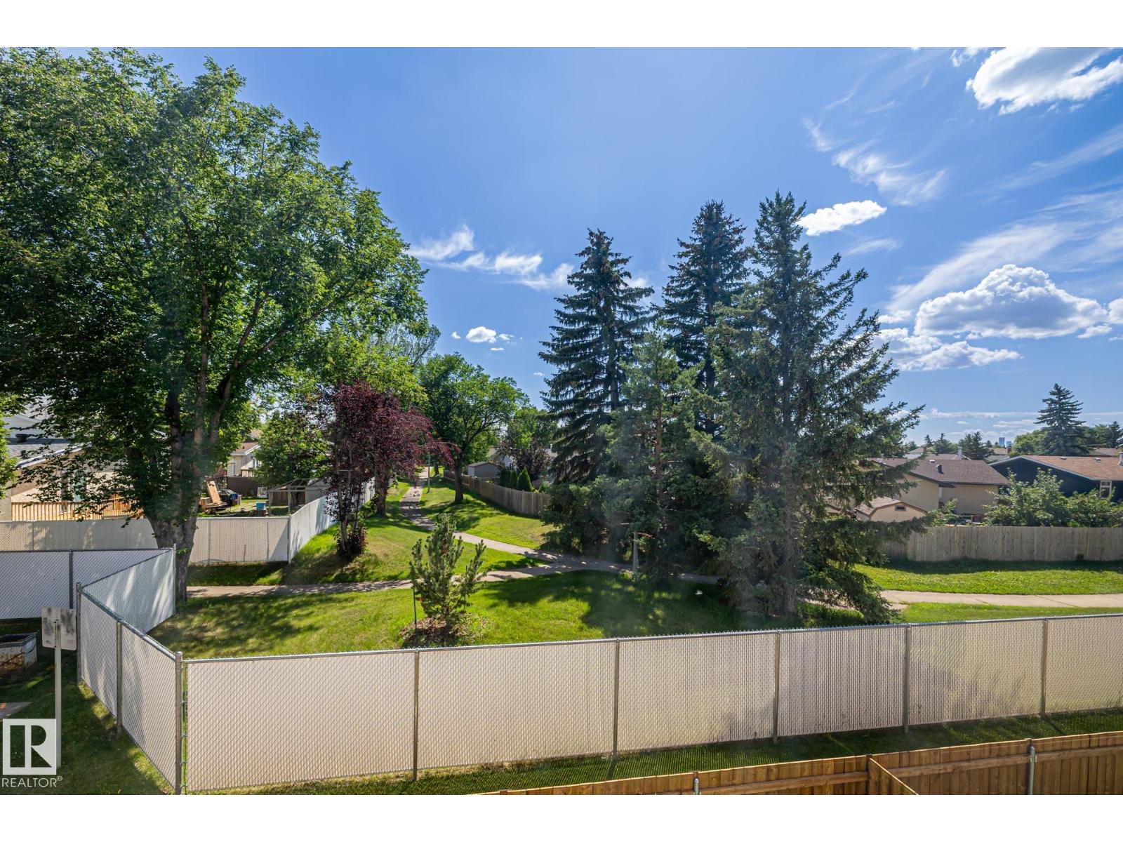 2b Clareview Vg Nw, Edmonton, Alberta  T5A 3P2 - Photo 4 - E4451735