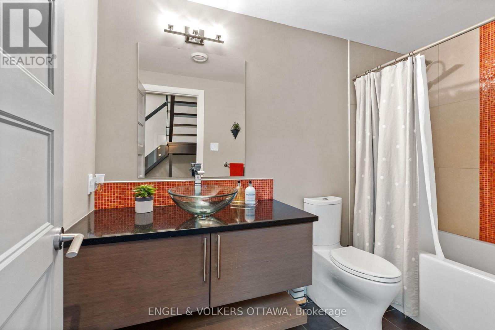 108 Edith Margaret Place, Ottawa, Ontario  K2W 1A8 - Photo 35 - X12331237