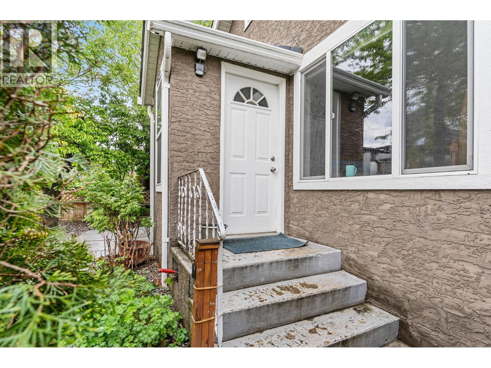 Property at 853 Wilson Avenue image 3