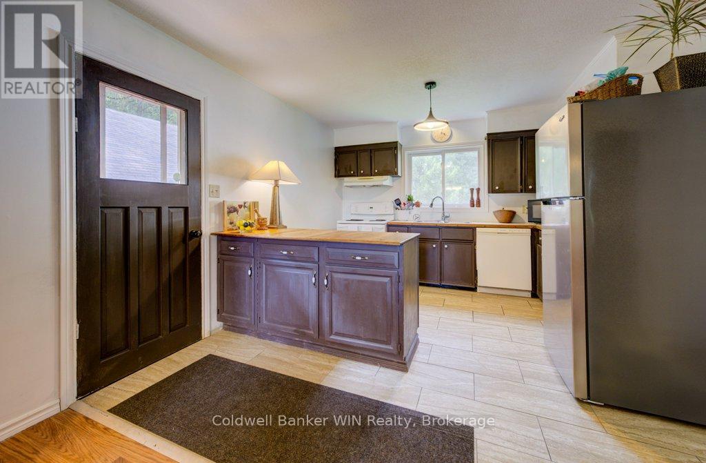 7589 89 Highway, Wellington North, Ontario  N0G 2L0 - Photo 11 - X12331209
