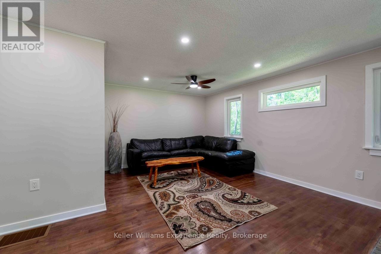 1496 Uffington Road, Bracebridge, Ontario  P1L 1X1 - Photo 12 - X12331215