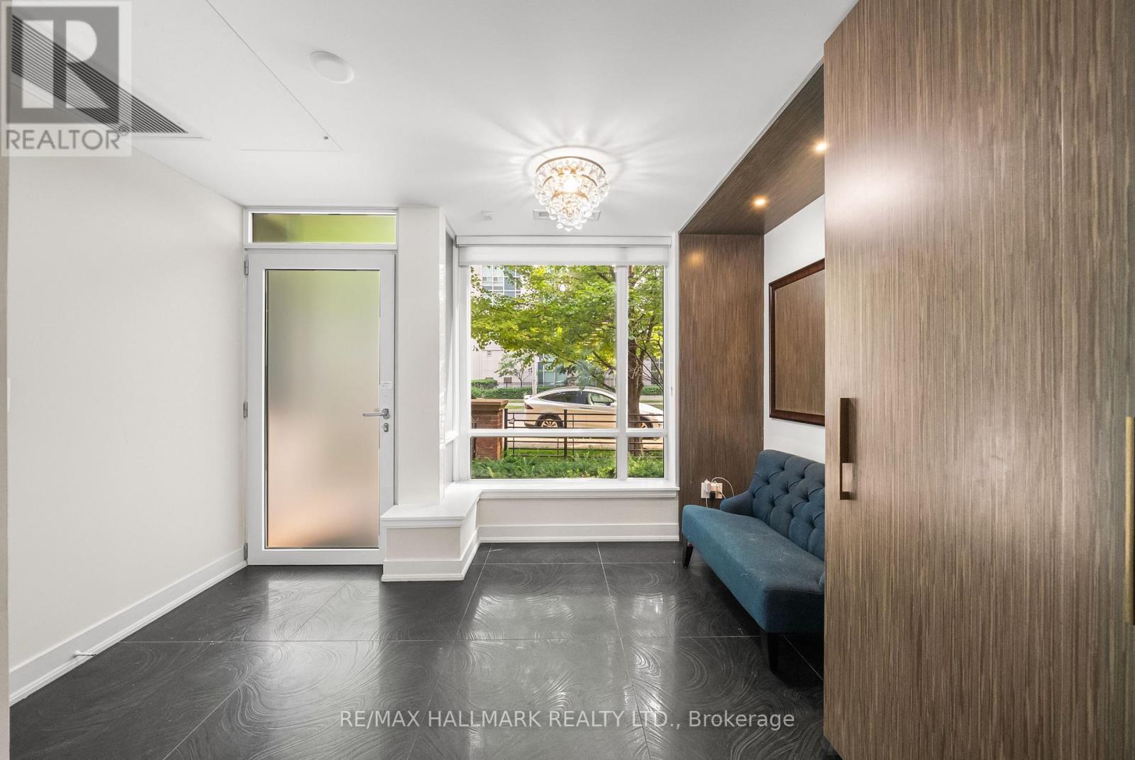 Property at TH11 - 23 SHEPPARD AVENUE E image 3