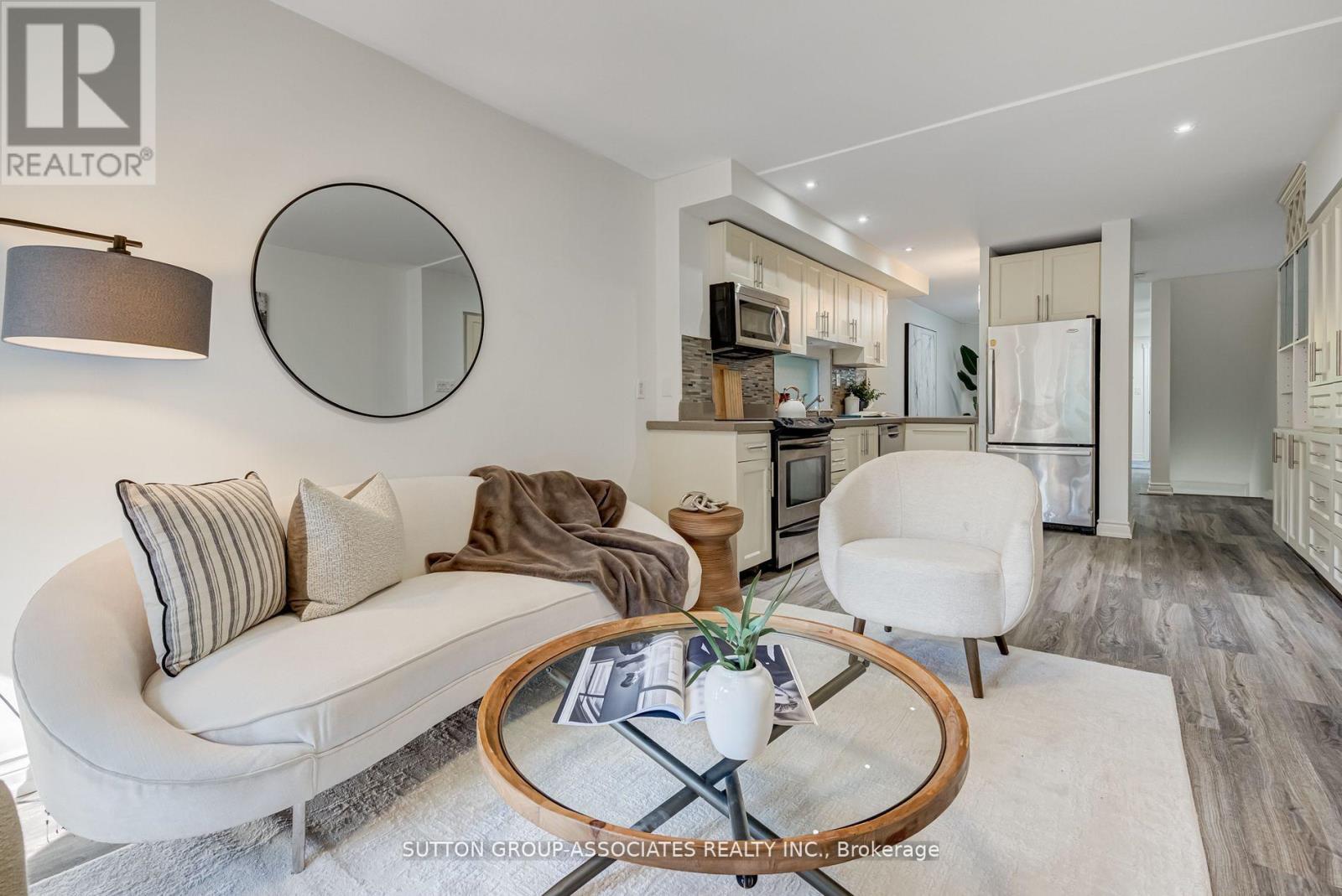 832 Manning Avenue, Toronto, Ontario  M6G 2W8 - Photo 11 - C12331170