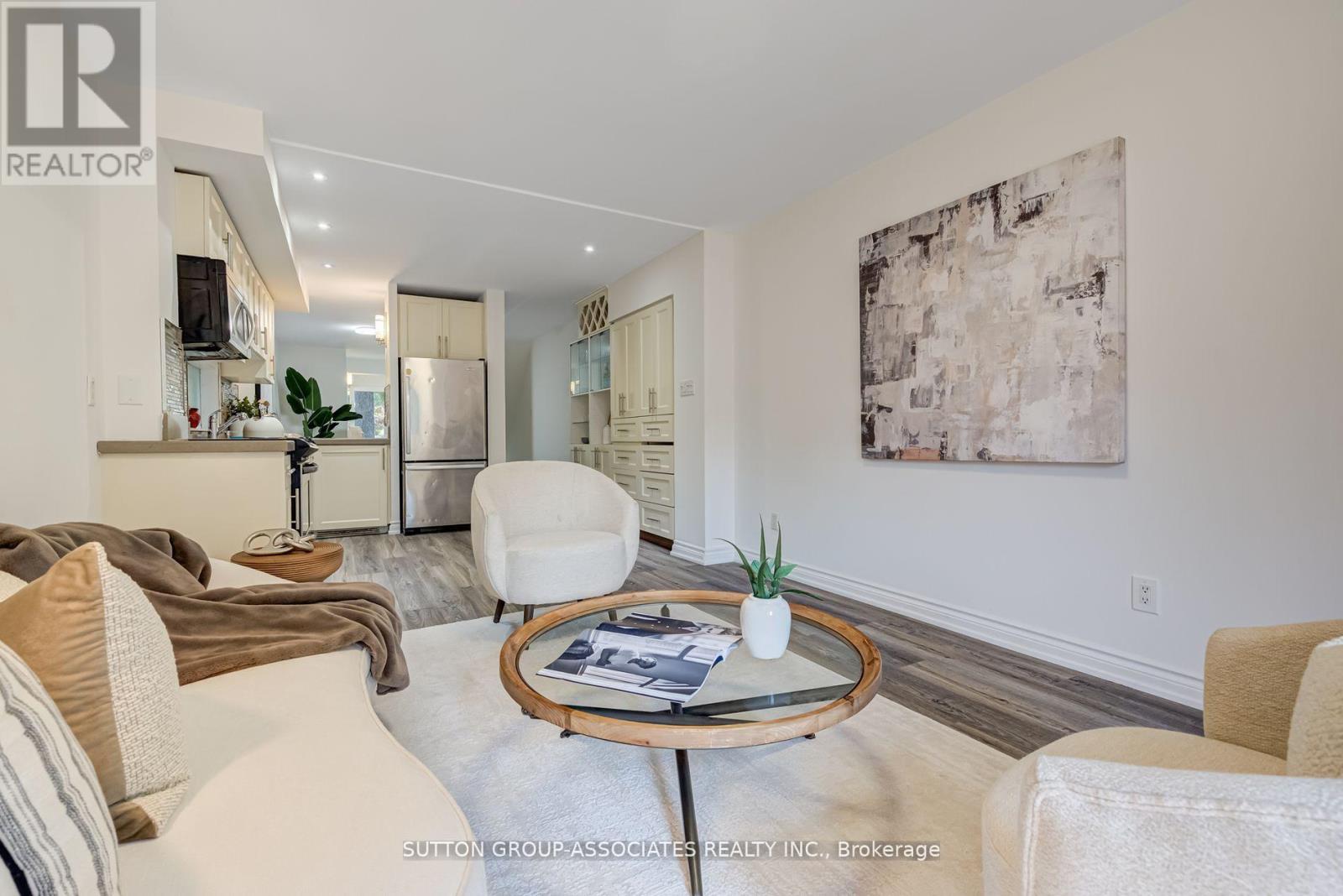 832 Manning Avenue, Toronto, Ontario  M6G 2W8 - Photo 12 - C12331170